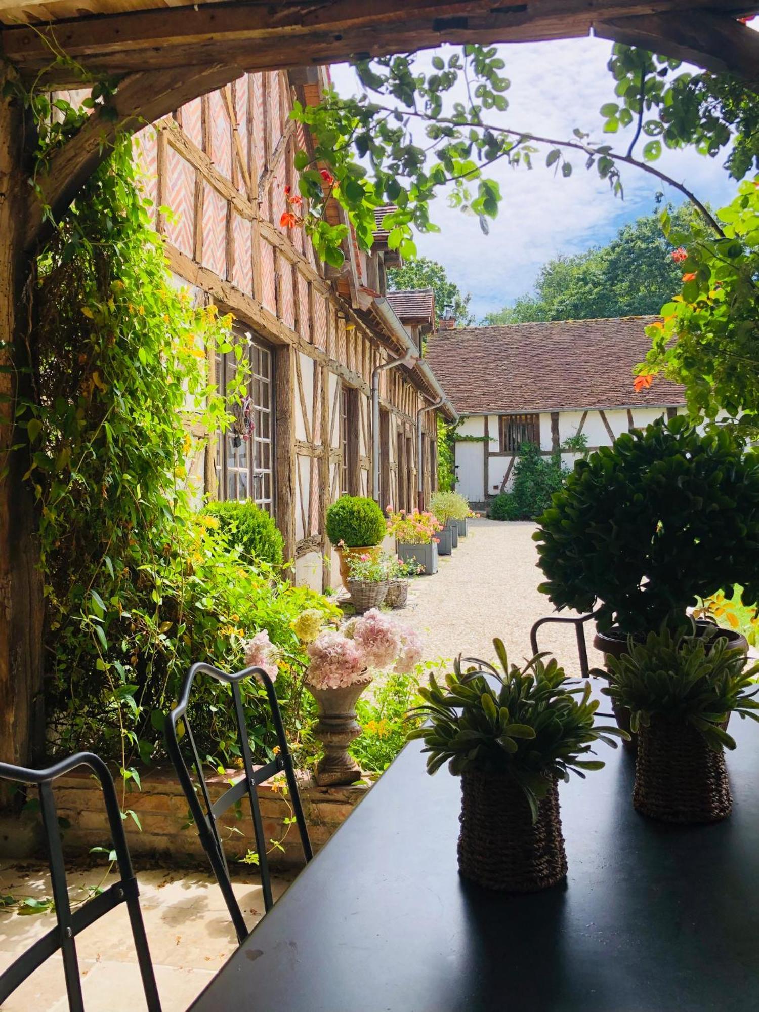 Le Pigeonnier De La Farge (Adults Only) Bed & Breakfast Chaumont-sur-Tharonne Exterior foto